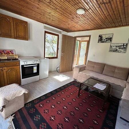 Garden Guesthouse Gjakova 외부 사진