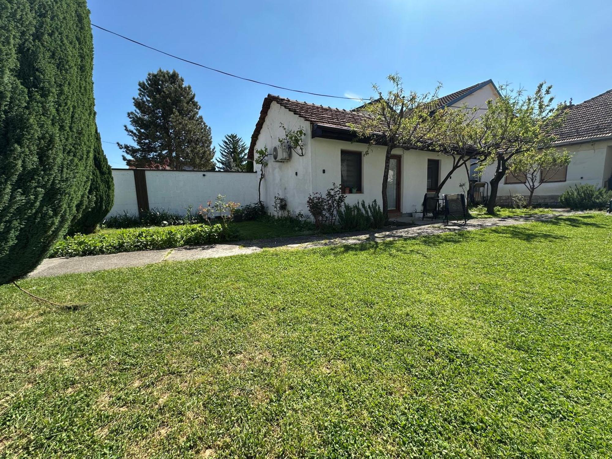 Garden Guesthouse Gjakova 외부 사진